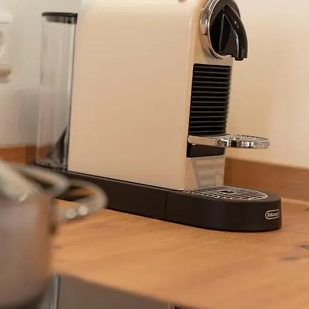 Altes Schulmeisterhaus 2 *