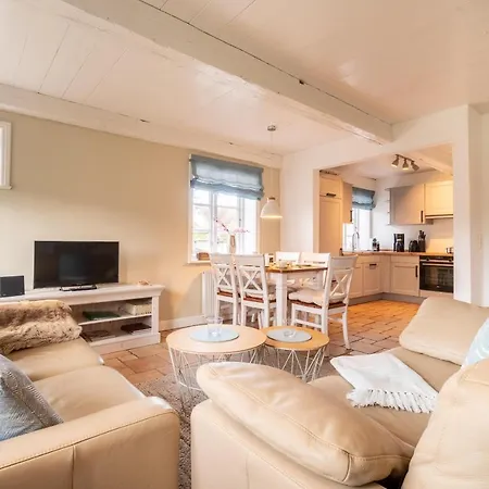 Altes Schulmeisterhaus 2